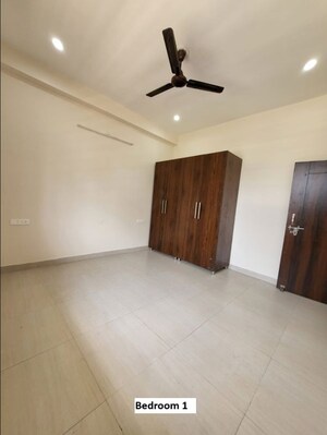 3 BHK Builder Floor For Rent in Sector 42