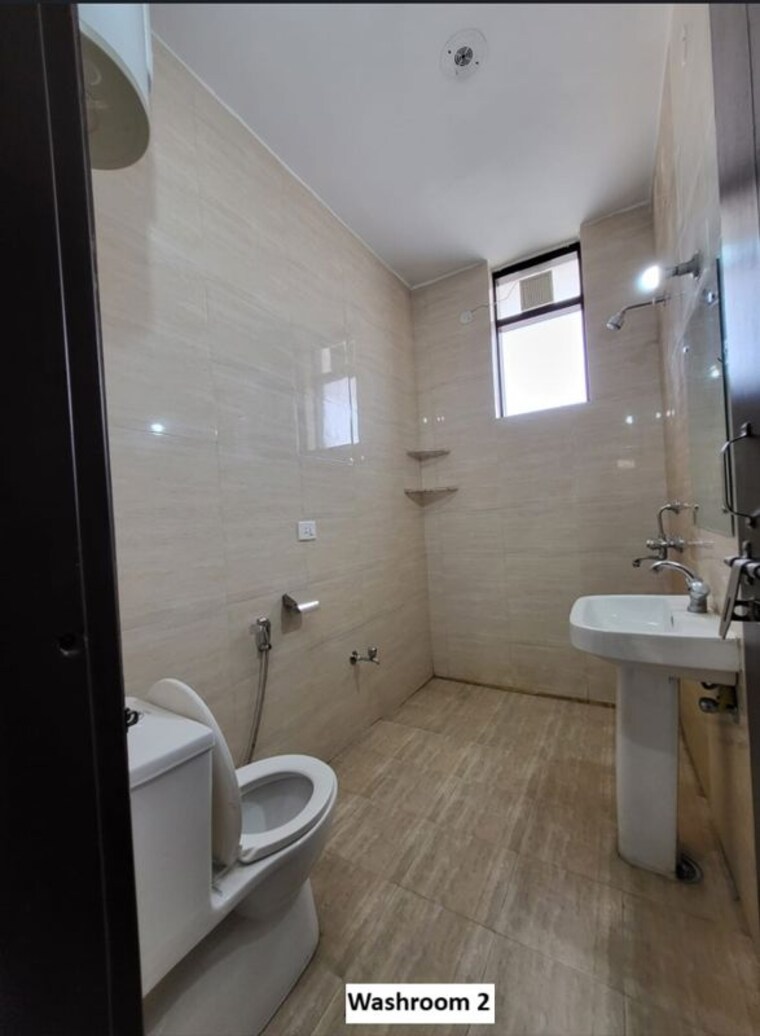 Bathroom, sector 42 3 Bedroom 265 Sq.Yd. Builder Floor In Sector 42 Gurgaon 10761473