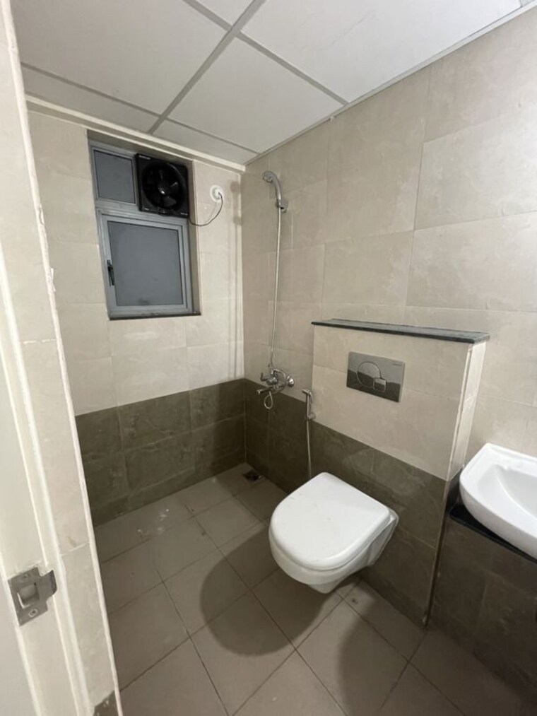 Bathroom, mahindra-happinest-tathawade-phase-1 1 Bedroom 474 Sq.Ft. Apartment In Tathawade Pune 10761472