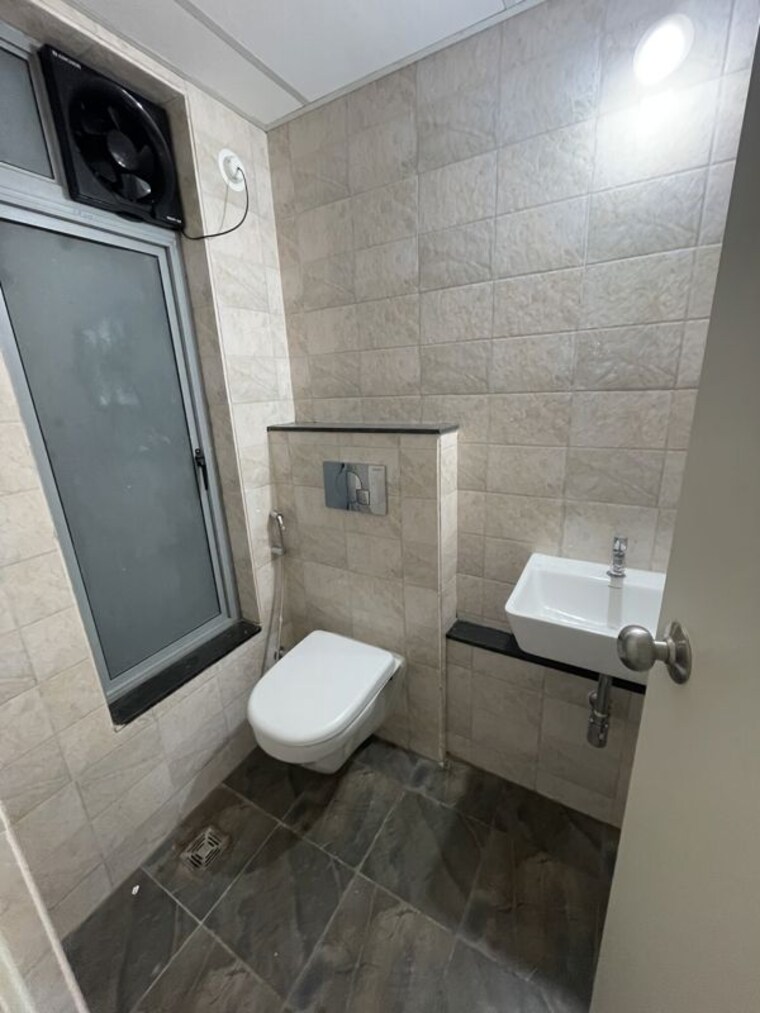 Bathroom, mahindra-happinest-tathawade-phase-1 1 Bedroom 474 Sq.Ft. Apartment In Tathawade Pune 10761472