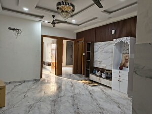 Room in 3 BHK Builder Floor at BPTP District Phase 2, Sector 84 – for Sale