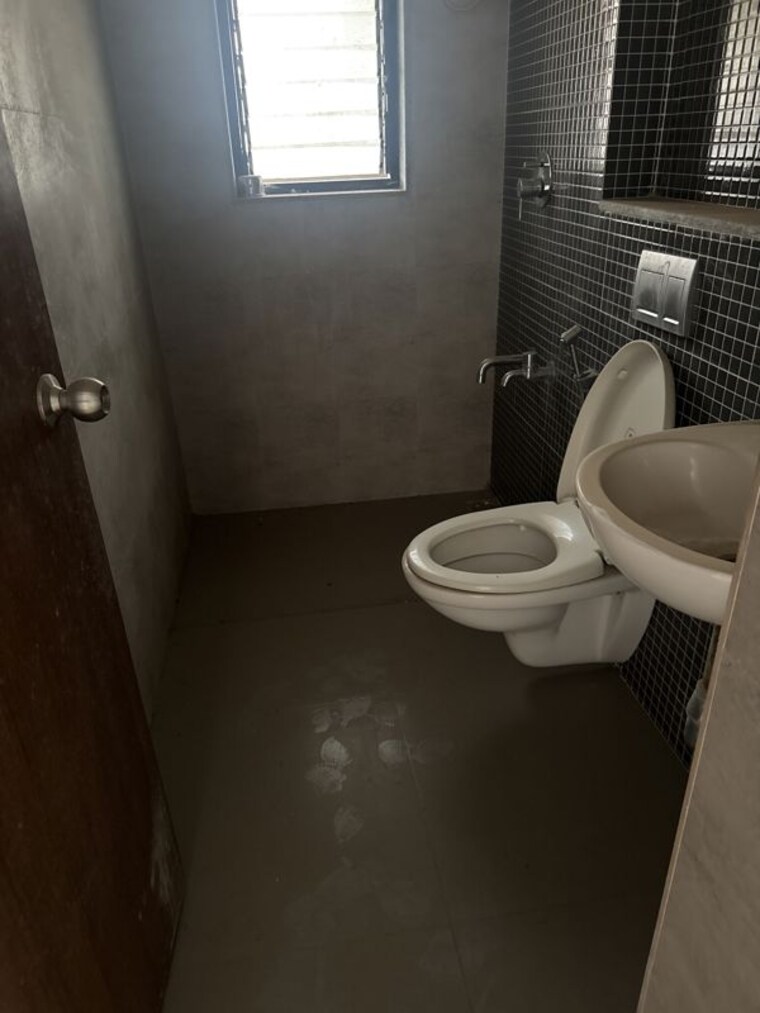 Bathroom, lodha-palava-urbano-g-and-h 2.5 Bedroom 890 Sq.Ft. Apartment In Dombivli East Thane 10761503