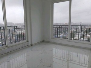 Room in 2 BHK Apartment at Sion West – for Sale