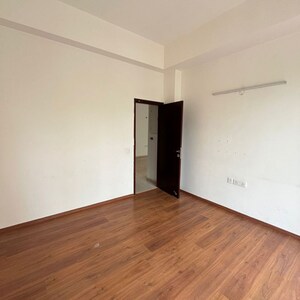 Room in 3 BHK Apartment at Adani Samsara, Sector 60 – for Rent