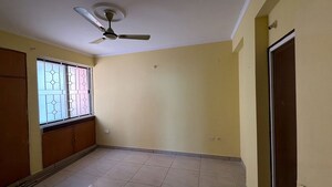 Room in 3 BHK Apartment at Morabadi – for Rent