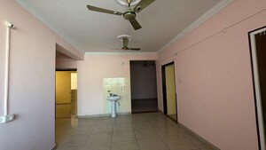 Room in 3 BHK Apartment at Morabadi – for Rent