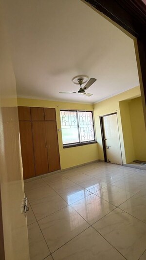 Room in 3 BHK Apartment at Morabadi – for Rent