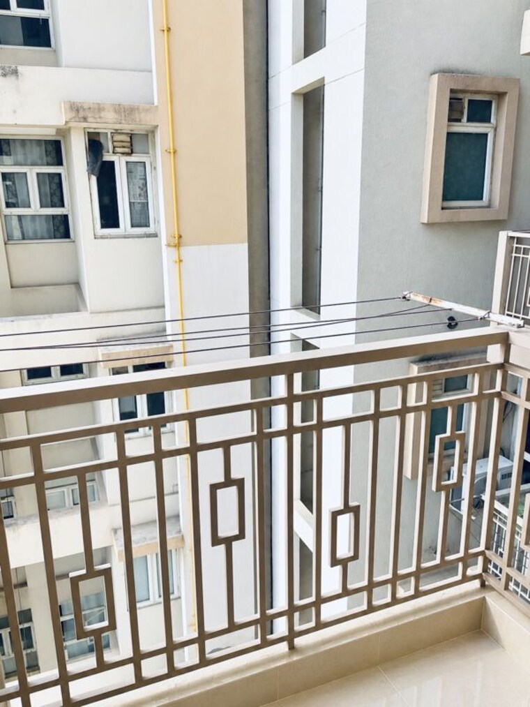 Balcony, shree-vardhman-mantra 2 Bedroom 800 Sq.Ft. Apartment In Sector 67 Gurgaon 10761578
