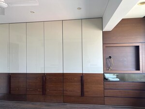 Room in 1 BHK Apartment at Pushpa Vihar CHS, Colaba – for Rent