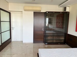 Room in 1 BHK Apartment at Pushpa Vihar CHS, Colaba – for Rent