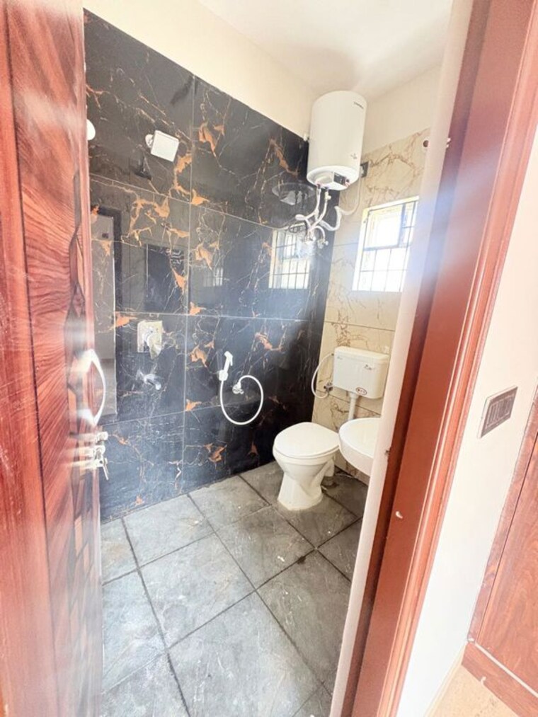 Bathroom, murugesh palya 1 Bedroom 750 Sq.Ft. Builder Floor In Murugesh Palya Bangalore 10761660