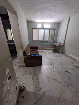  Apartment For Sale in Naigaon East