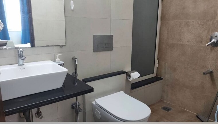 Bathroom, meghdoot-apartment-malad 4 Bedroom 1400 Sq.Ft. Apartment In Malad East Mumbai 10761688