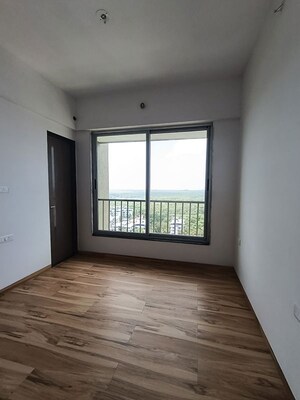 Room in 3 BHK Apartment at New Siddharth CHS, Borivali West – for Rent