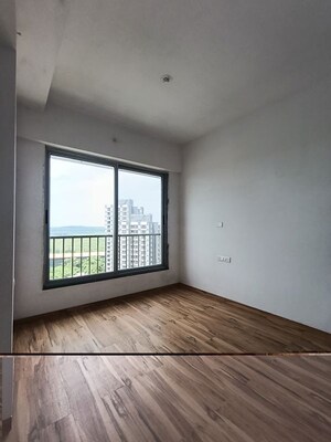 Room in 3 BHK Apartment at New Siddharth CHS, Borivali West – for Rent