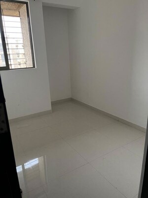 Room in 2.5 BHK Apartment at Lodha Splendora, Ghodbunder Road – for Rent