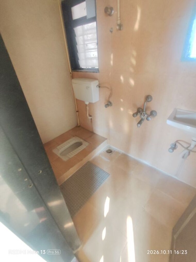 Bathroom, squarefeet-grand-square 1 Bedroom 420 Sq.Ft. Apartment In Anand Nagar Thane 10761752