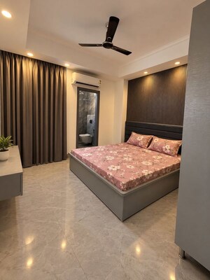 Bedroom in 4 BHK Builder Floor at Sector 51 – for Rent