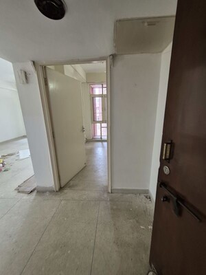 3.5 BHK Apartment – Entrance View at Mayur Vihar - for Rent