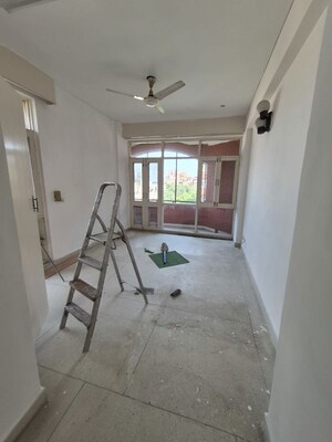 3.5 BHK Apartment For Rent in Mayur Vihar