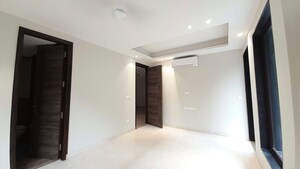 Room in 3 BHK Builder Floor at Chittaranjan Park – for Sale
