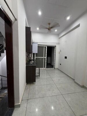 Room in 1 BHK Villa at Gaur Yamuna City, Gaur Yamuna City – for Rent