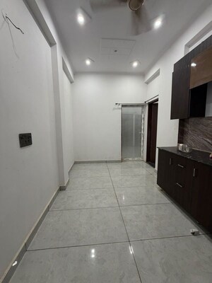 Room in 1 BHK Villa at Gaur Yamuna City, Gaur Yamuna City – for Rent