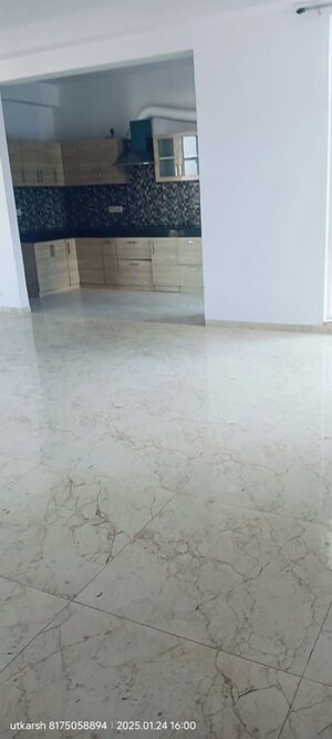 Room in 3 BHK Apartment at Rishita Celebrity Greens, Sushant Golf City – for Rent