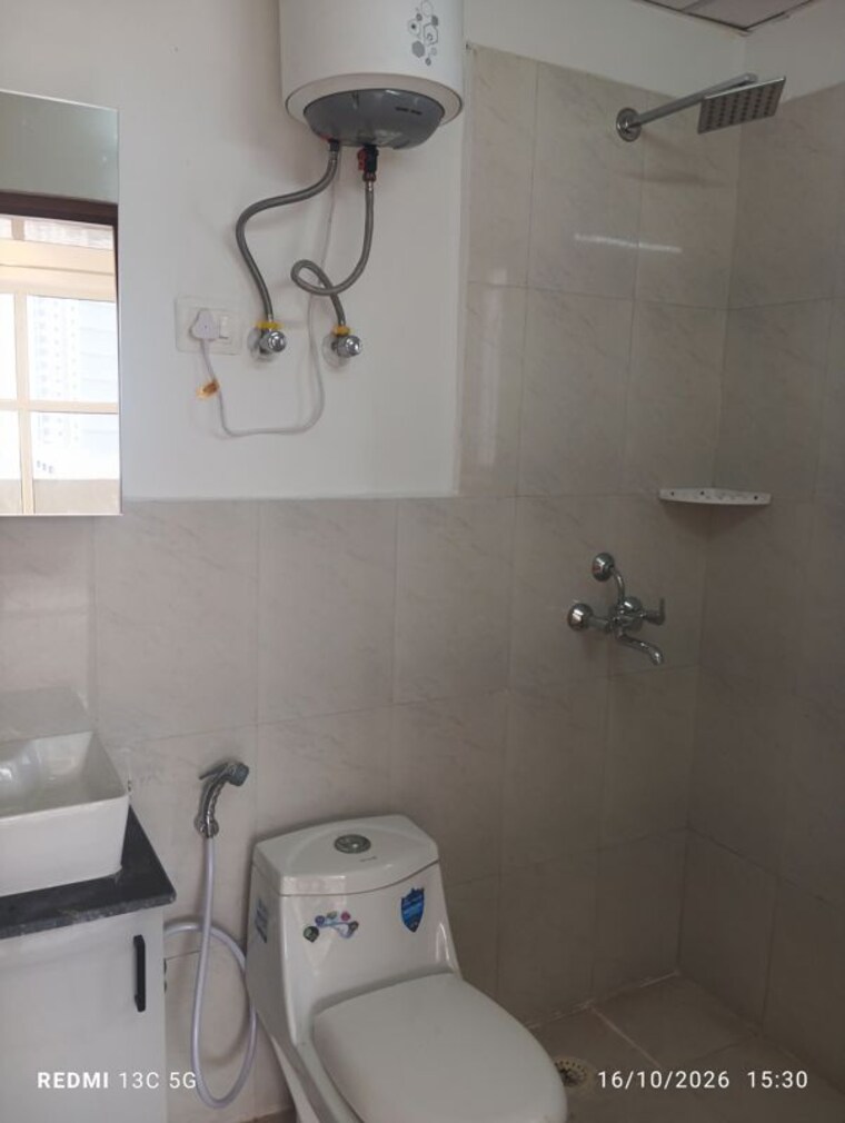 Bathroom, pyramid-midtown 2 Bedroom 699 Sq.Ft. Apartment In Sector 59 Gurgaon 10761998