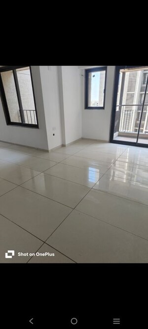 Room in 3 BHK Apartment at Vishwanath Sarathya, Shela – for Rent