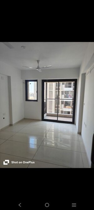 Room in 3 BHK Apartment at Vishwanath Sarathya, Shela – for Rent