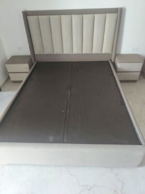 Room in 3 BHK Apartment at Smart World Orchard, Sector 61 – for Rent