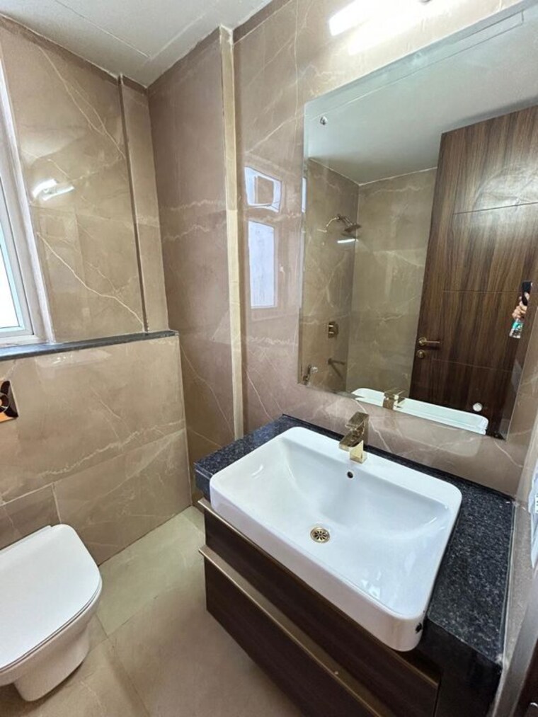 Bathroom, smart-world-orchard 3 Bedroom 1200 Sq.Ft. Apartment In Sector 61 Gurgaon 10762116