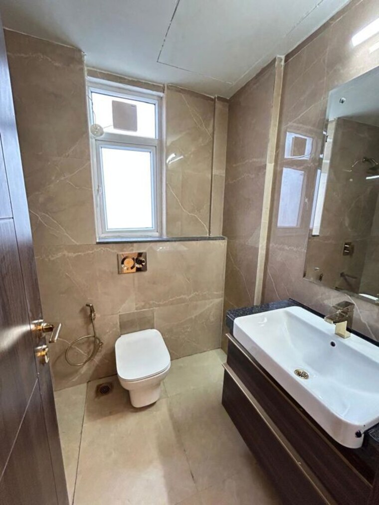 Bathroom, smart-world-orchard 3 Bedroom 1200 Sq.Ft. Apartment In Sector 61 Gurgaon 10762116