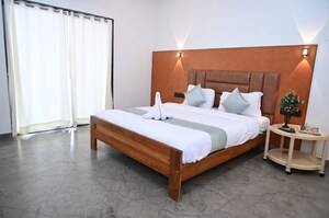 2 BHK Apartment For Rent in Adani Ten BKC, Bandra East