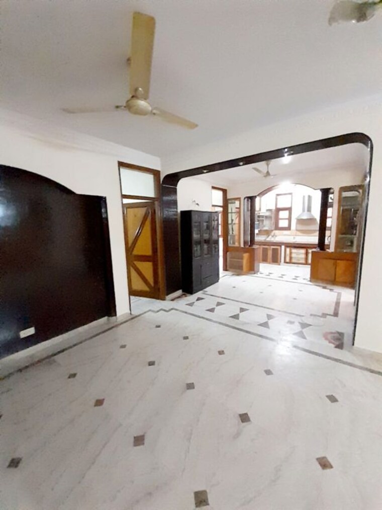 Bedroom, malviya nagar 3 Bedroom 150 Sq.Yd. Builder Floor In Malviya Nagar Delhi 10762132