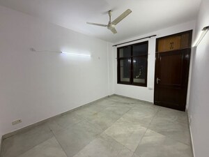 Room in 4 BHK Builder Floor at Nehru Enclave – for Rent