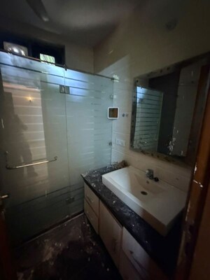 Team Area in 3 BHK Builder Floor at Shivalik Colony – for Rent