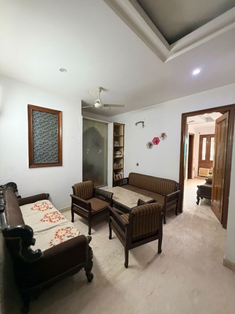 Living Room, shivalik colony 3 Bedroom 1800 Sq.Ft. Builder Floor In Shivalik Colony Delhi 10762163