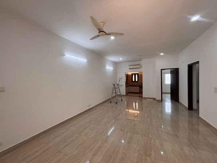 Room, nehru enclave 3 Bedroom 200 Sq.Yd. Builder Floor In Nehru Enclave Delhi 10762166