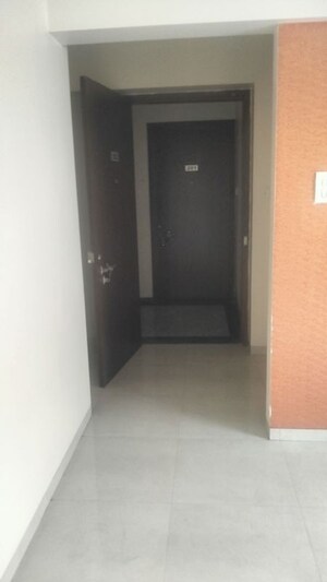 Room in 2 BHK Apartment at Raheja Vistas Phase II, Mohammadwadi – for Rent
