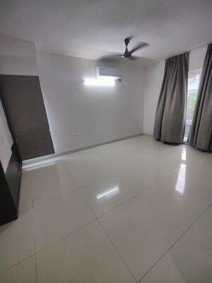 Room in 4 BHK Villa at My Home Ankura, Tellapur – for Rent