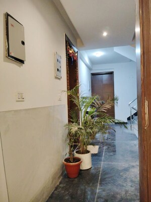 Furnished Amenities in 2 BHK Apartment at Ansal Valley View Estate, Gwal Pahari – for Rent