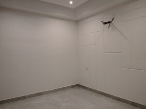 Room in 2 BHK Apartment at Ansal Valley View Estate, Gwal Pahari – for Rent