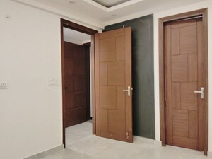 Room in 2 BHK Apartment at Ansal Valley View Estate, Gwal Pahari – for Rent