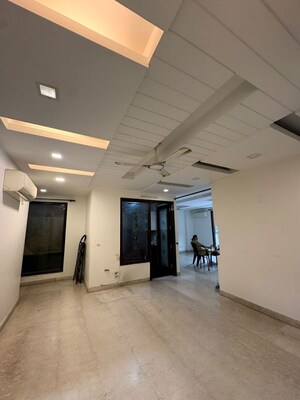 Team Area in 4 BHK Builder Floor at Rajouri Garden – for Rent