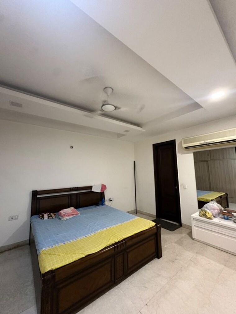 Bedroom, rajouri garden 4 Bedroom 300 Sq.Yd. Builder Floor In Rajouri Garden Delhi 10762213