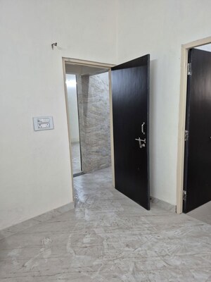 Room in 1.5 BHK Apartment at Mayur Vihar – for Rent