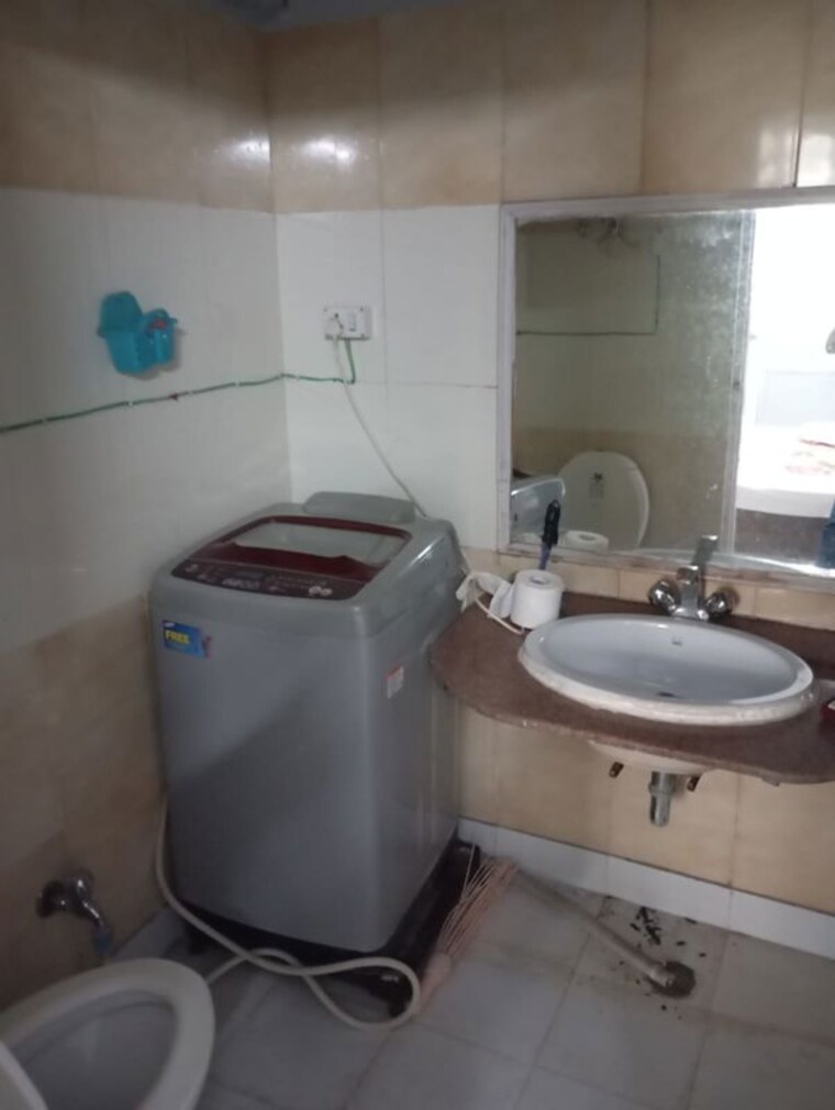 Bathroom, uppal-southend 3 Bedroom 1600 Sq.Ft. Builder Floor In Sector 49 Gurgaon 10762250