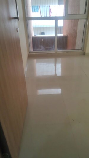 Room in 2 BHK Apartment at Om Sai Veer Siddhanak CHS, Kurla East – for Rent